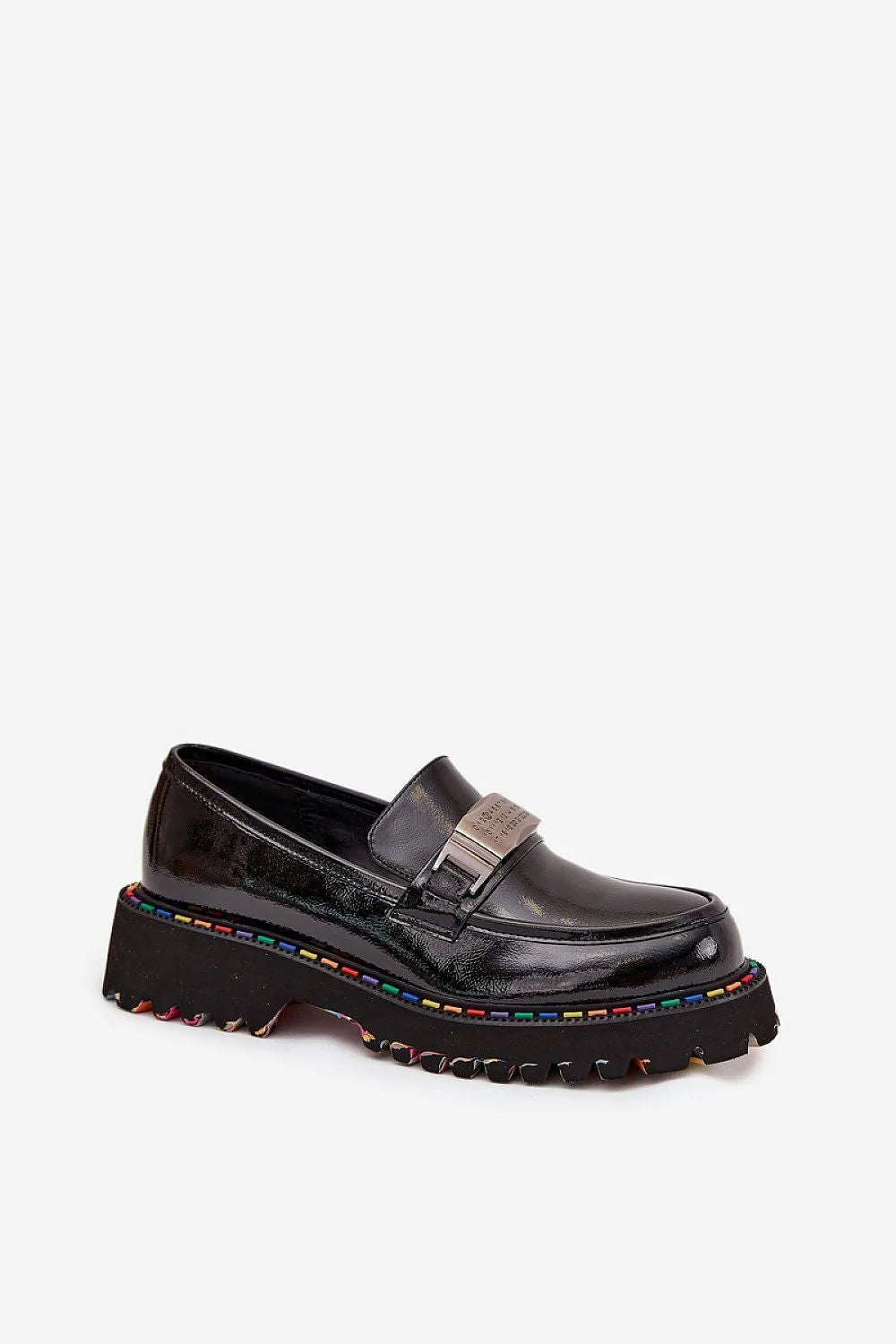 mocassins femmes Artiker cuir verni noir slipon loafers plaque metallique gravee sangle plateforme crantee caoutchouc semelle multicolore surpiqures contraste antiderapante