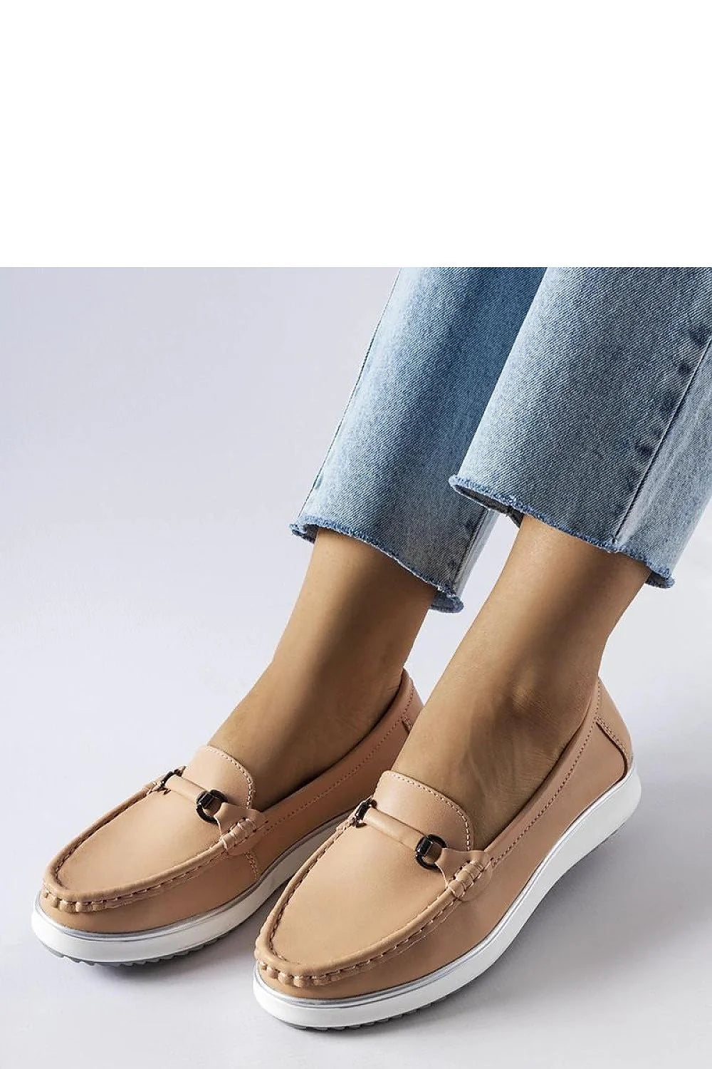 Moccasins élégants pour femmes couleur beige rosé cuir lisse style intemporel confortable ville week-end