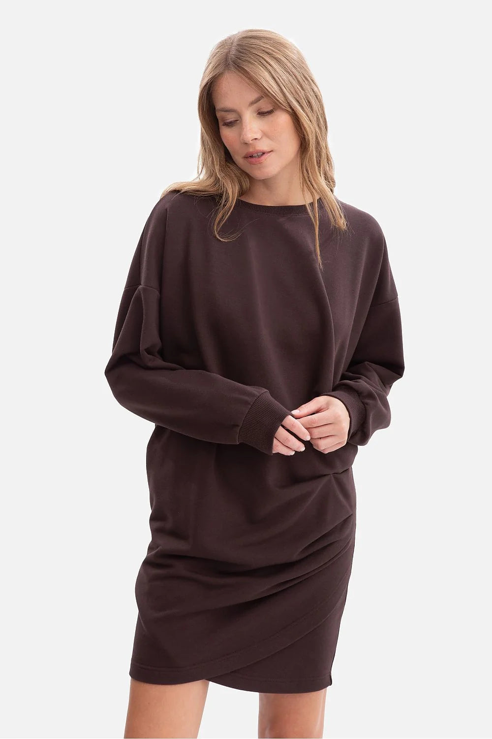 robe pull sweat oversize femme marron chocolat molleton coton doux mini longueur encolure ronde manches longues épaules tombantes poignets cotelés