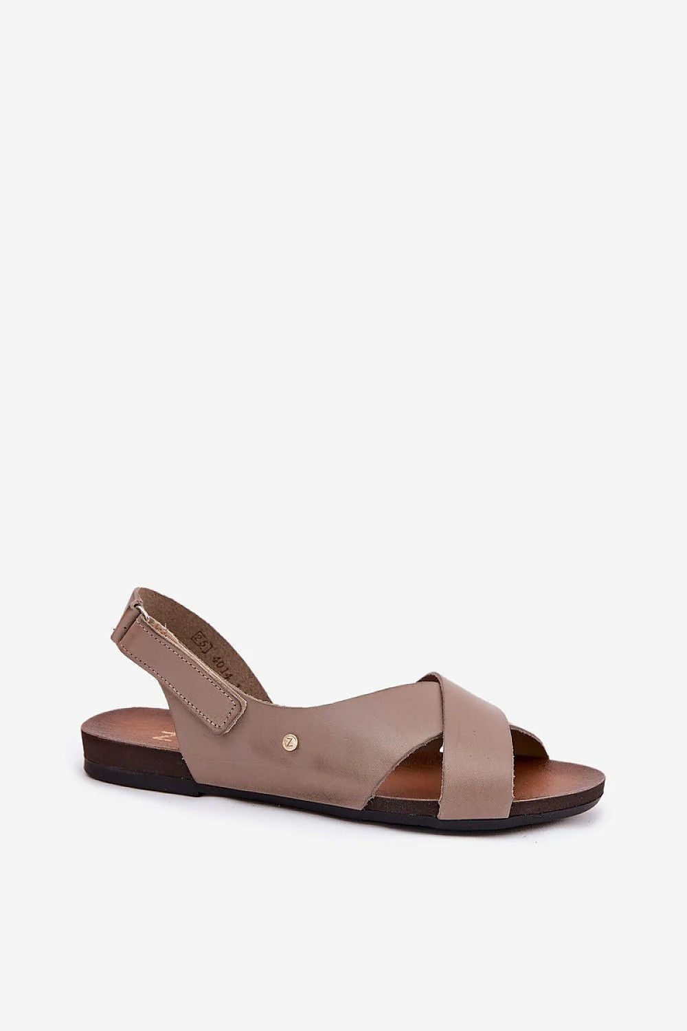 sandales féminines modernes élégantes taupe cuir végétalien brides croisées bride arrière réglable fermeture scratch semelle rembourrée caoutchouc antidérapante rivet doré