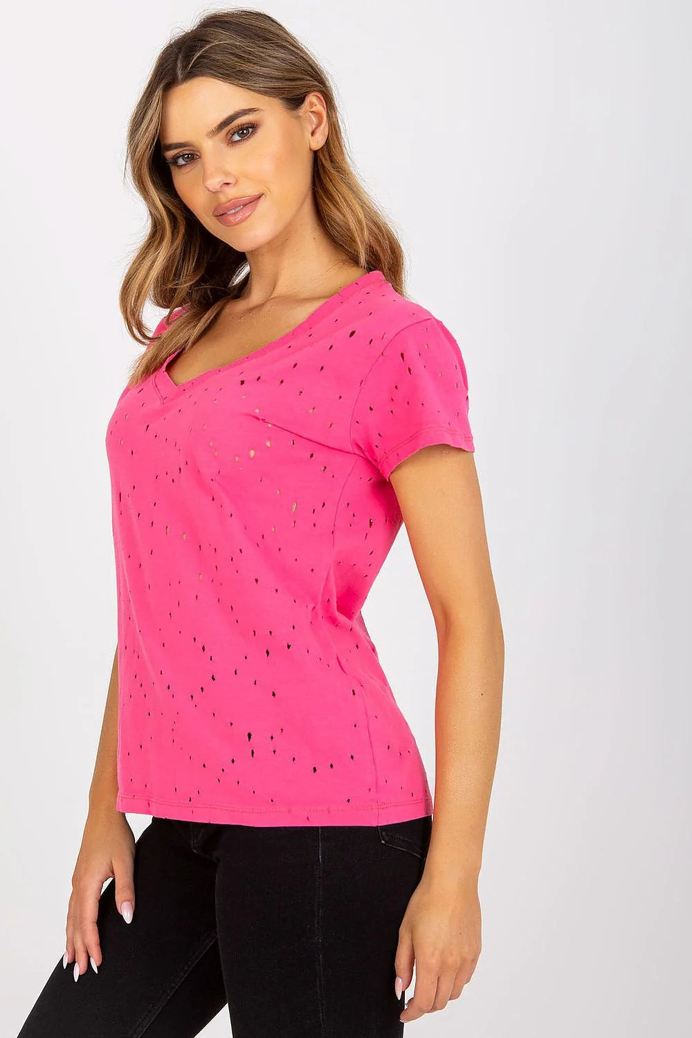 T-shirt Fancy pour femme, design moderne, manches courtes, en coton, rose vif, coupe droite, encolure en V, perforations discrètes, idéal pour l'été