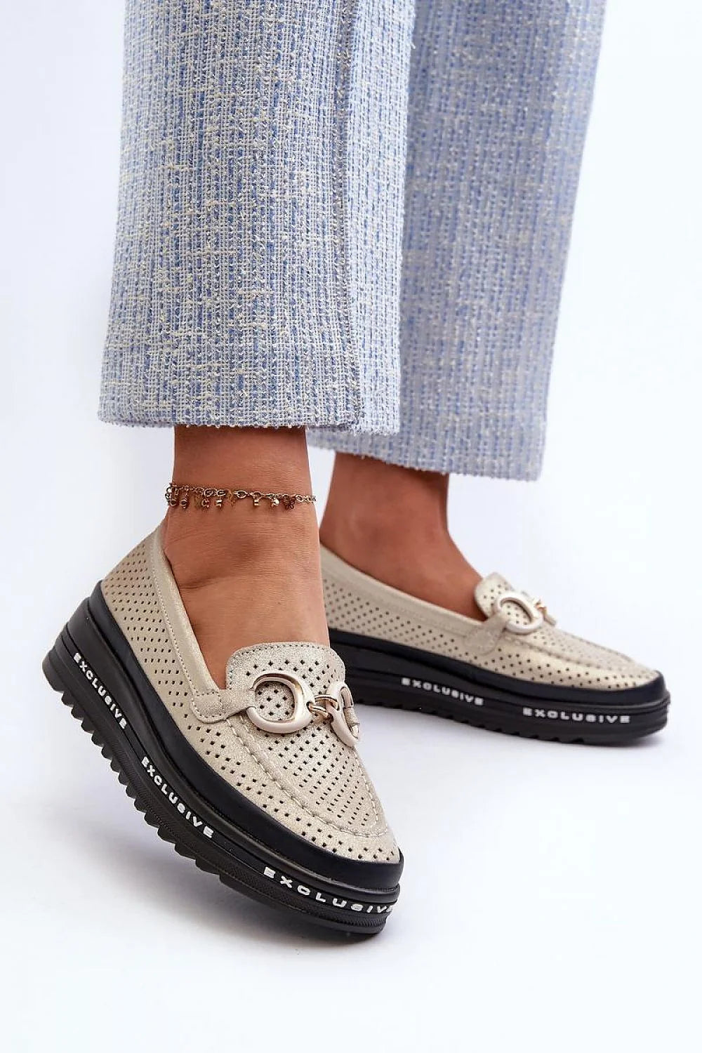 Moccasins pour femmes en cuir naturel, style moderne, beige, plateforme, perforations, confort, élégance, occasion多种, S.Barski