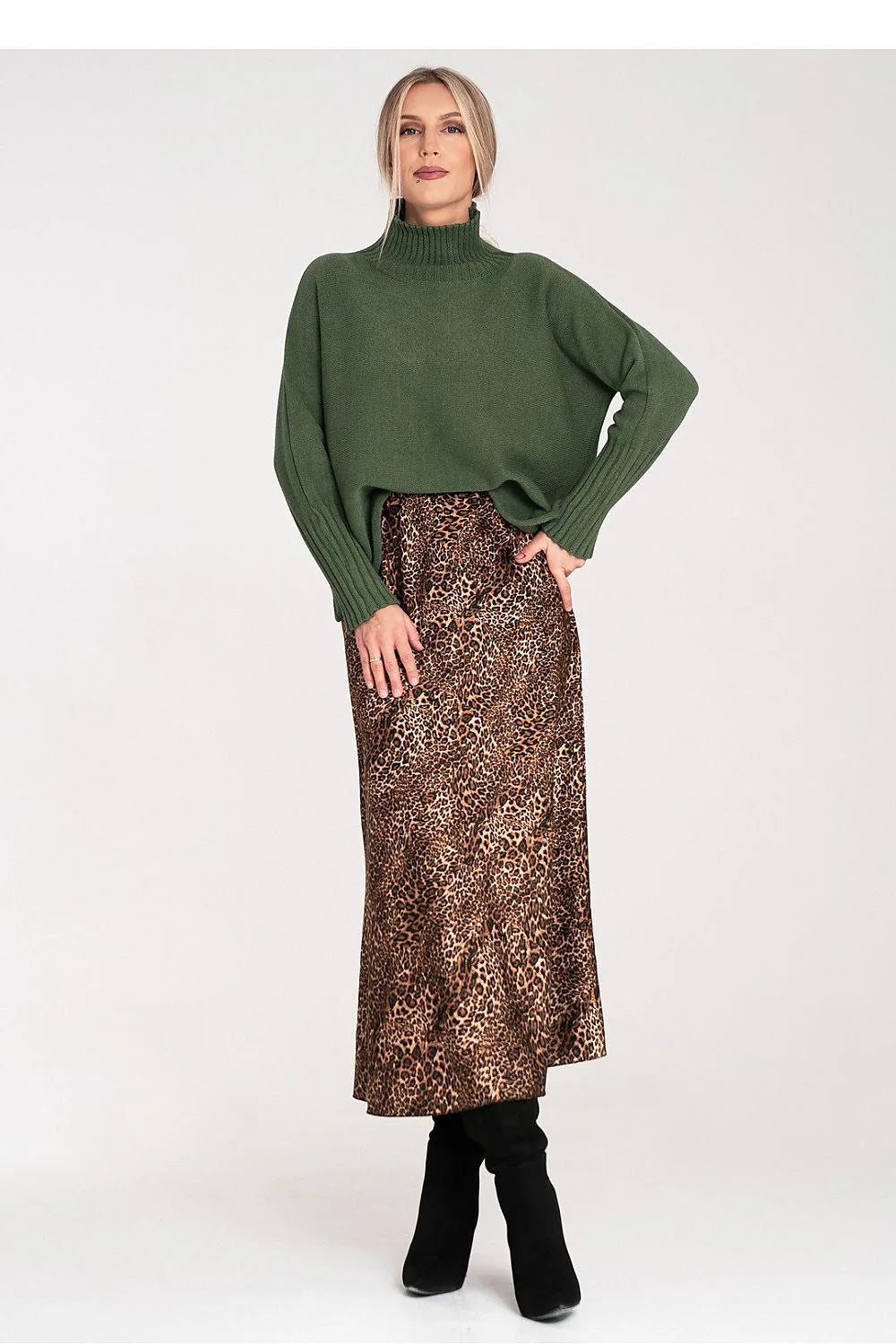 pull col roulé golf femme oversize épaules tombantes manches longues poignets côtelés maille tricotée vert olive chaud confortable élégant polyvalent