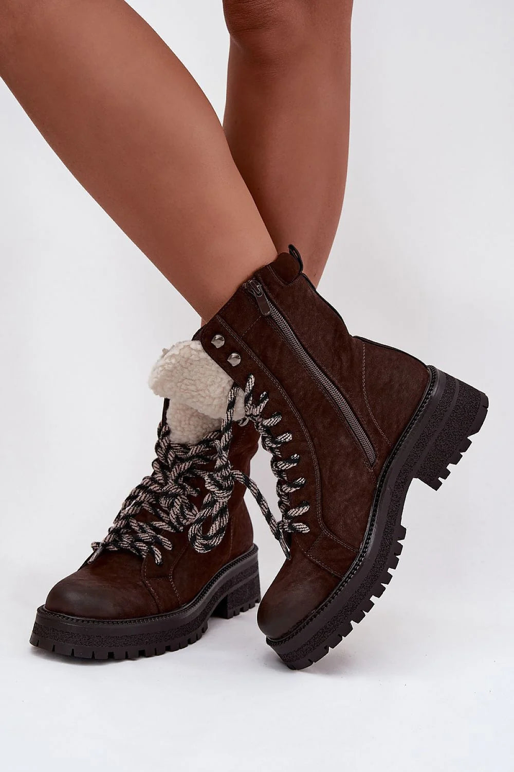 bottines femme cuir écologique zippées lacées randonneur suédine marron foncé col doublure shearling crème plateforme crantée semelle noire confortable durable