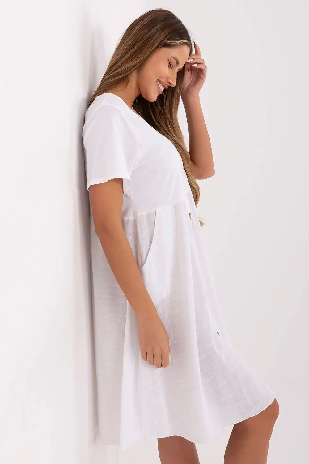 Robe d'été décontractée blanche coton-lin ahané silhouette évasée manches courtes encolure ronde poches latérales respirante femme tenue quotidienne occasion estivale mode