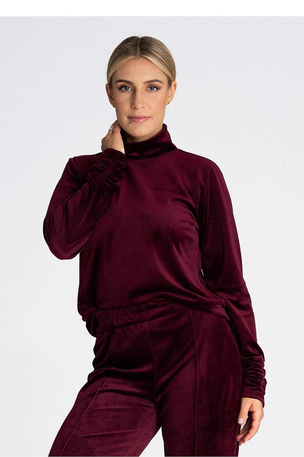 Ensemble femme haut et bas assortis velours bordeaux profond casual sophistiqué coupe élégante confort taille ajustable matériaux luxueux