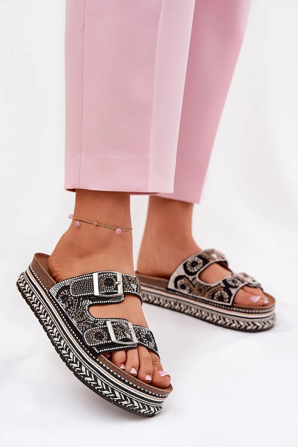 Sandales femmes style ethnique motifs floraux broderies perles semelles compensées plateforme 4 cm cuir suédé écolo boho-chic été