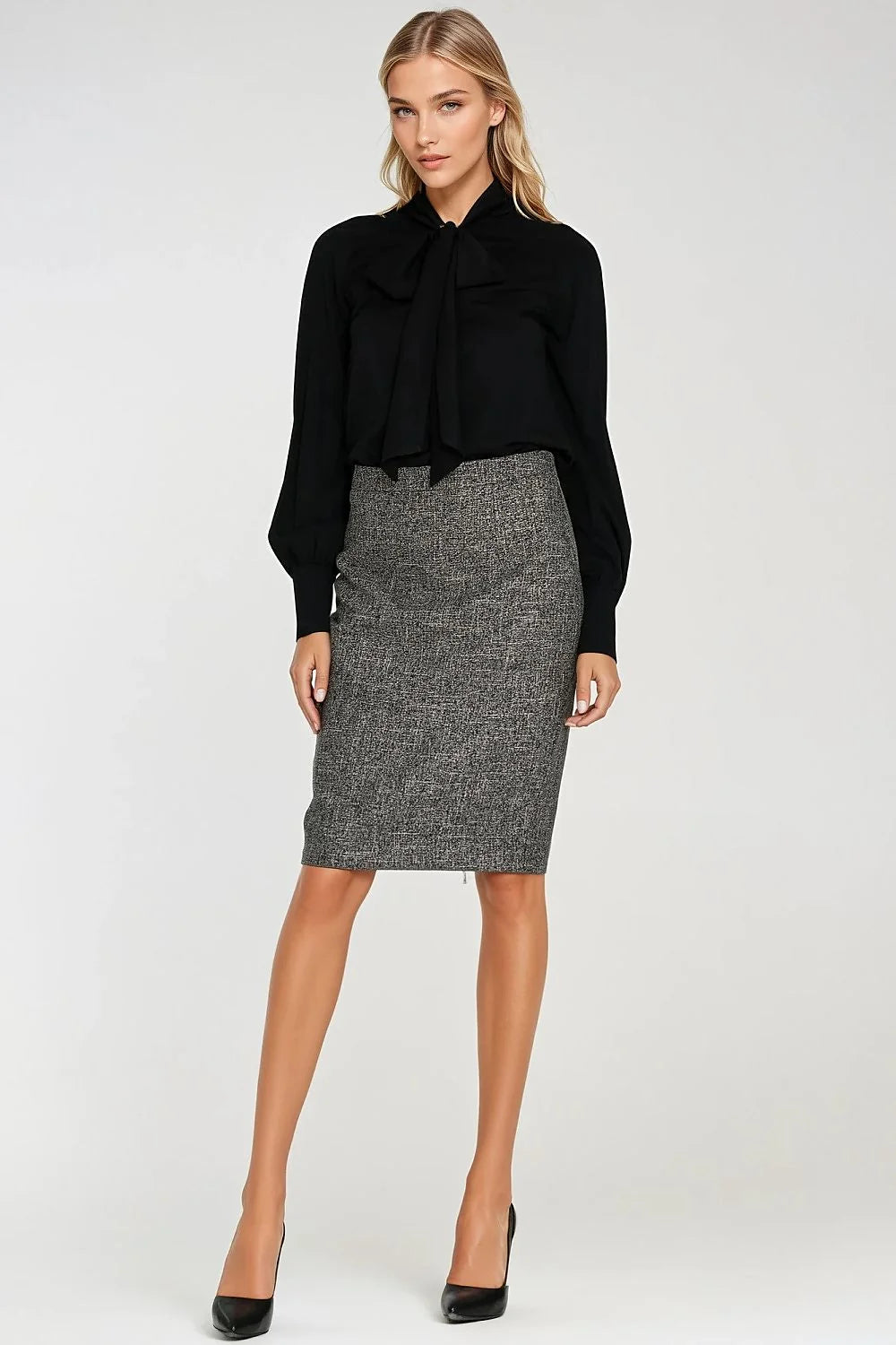 chemisier blouse lavallière noire viscose fluide délicate toucher manches longues poignets larges boutons décoratifs coupe droite polyvalent élégant professionnel soirée