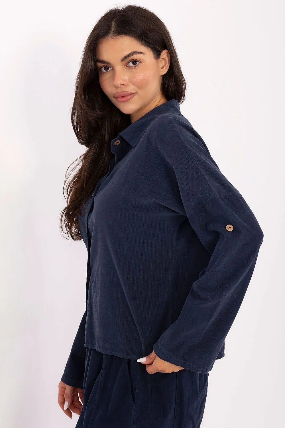 chemisier femme manches longues velours côtelé bleu marine coupe ample col classique boutonnage boutons imitation bois retroussables confort polyester