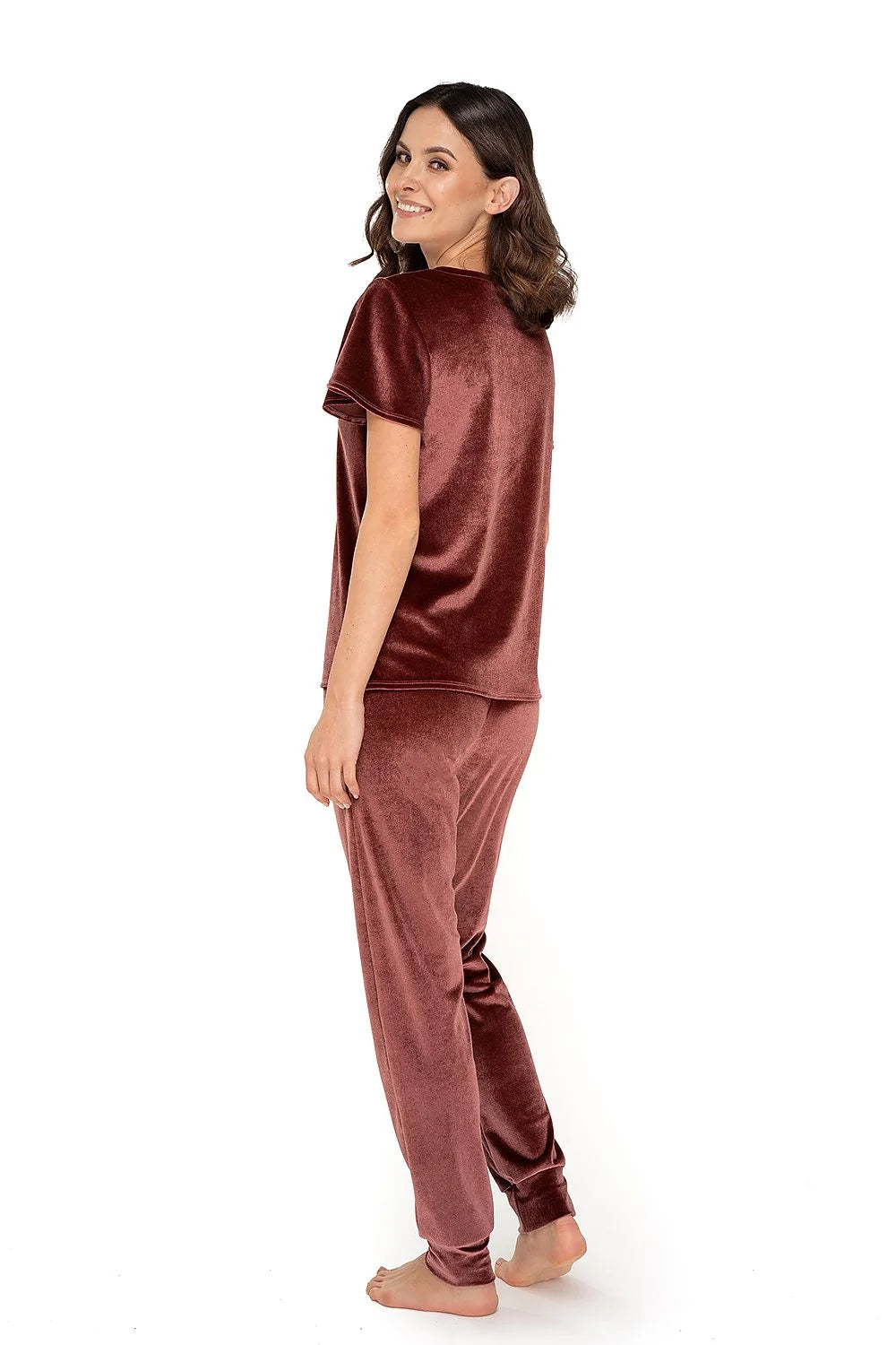 Ensemble pyjama velours noir élégant et confortable, manches courtes, col V, ruban rose, détente