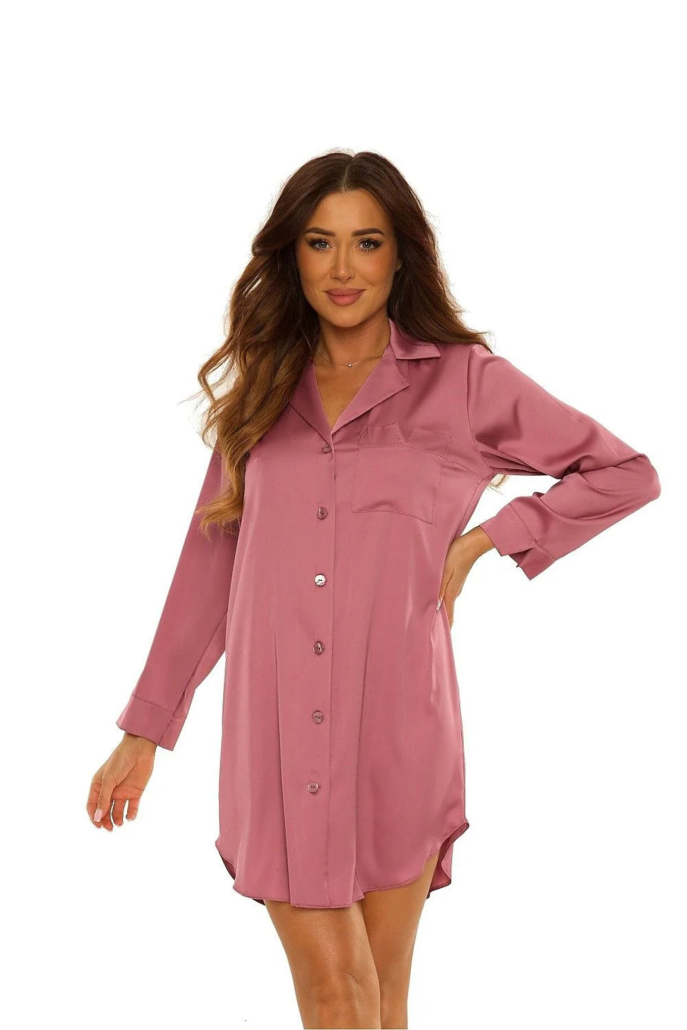 Chemise de nuit élégante en satin vieux rose coupe ample manches longues col V poche poitrine femme