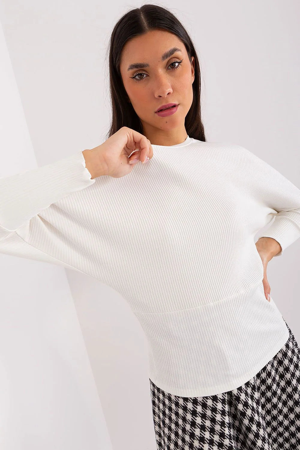 Chemisier BFG en tricot blanc femme coupe chauve-souris manches longues encolure ronde texture côtelée