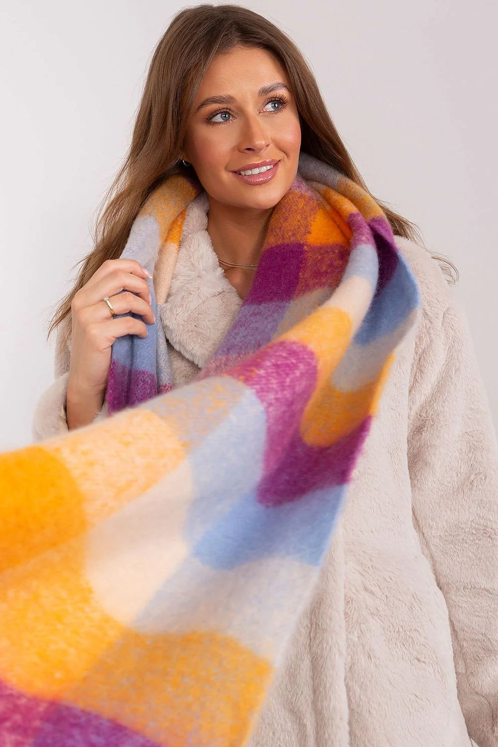 Écharpe femme carreaux colorés matériau doux style décontracté franges torsadées grande taille hiver automne accessoire mode