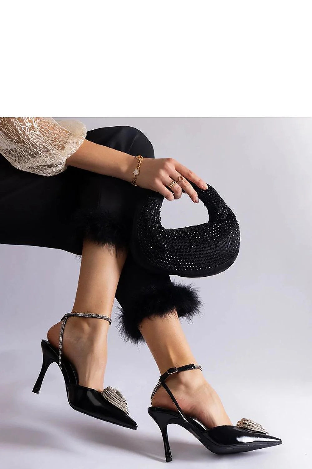 Escarpins à talons hauts ouverts ornés de strass argenté noir en cuir écolo fermeture à boucle design raffiné pour femme élégance soirées cocktails mode high-tech