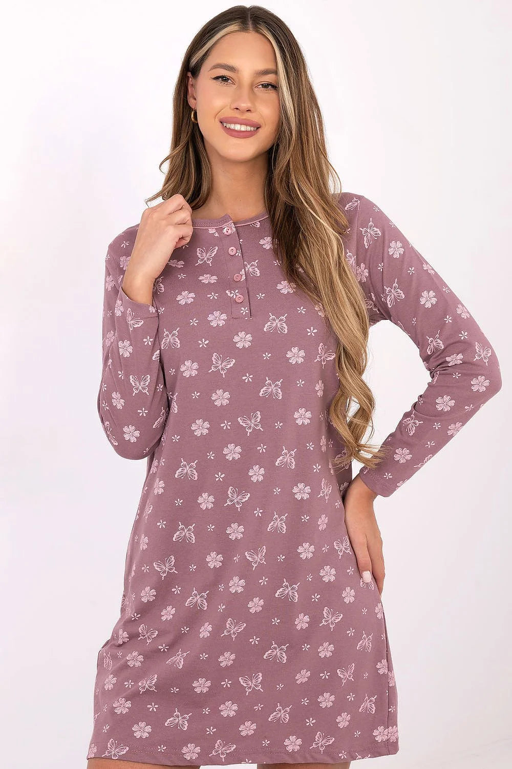 chemise nuit femme coton douceur respirabilité manches longues col rond patte boutonnage boutons floral papillons mauve rose poudré