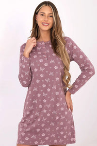 chemise nuit femme coton douceur respirabilité manches longues col rond patte boutonnage boutons floral papillons mauve rose poudré