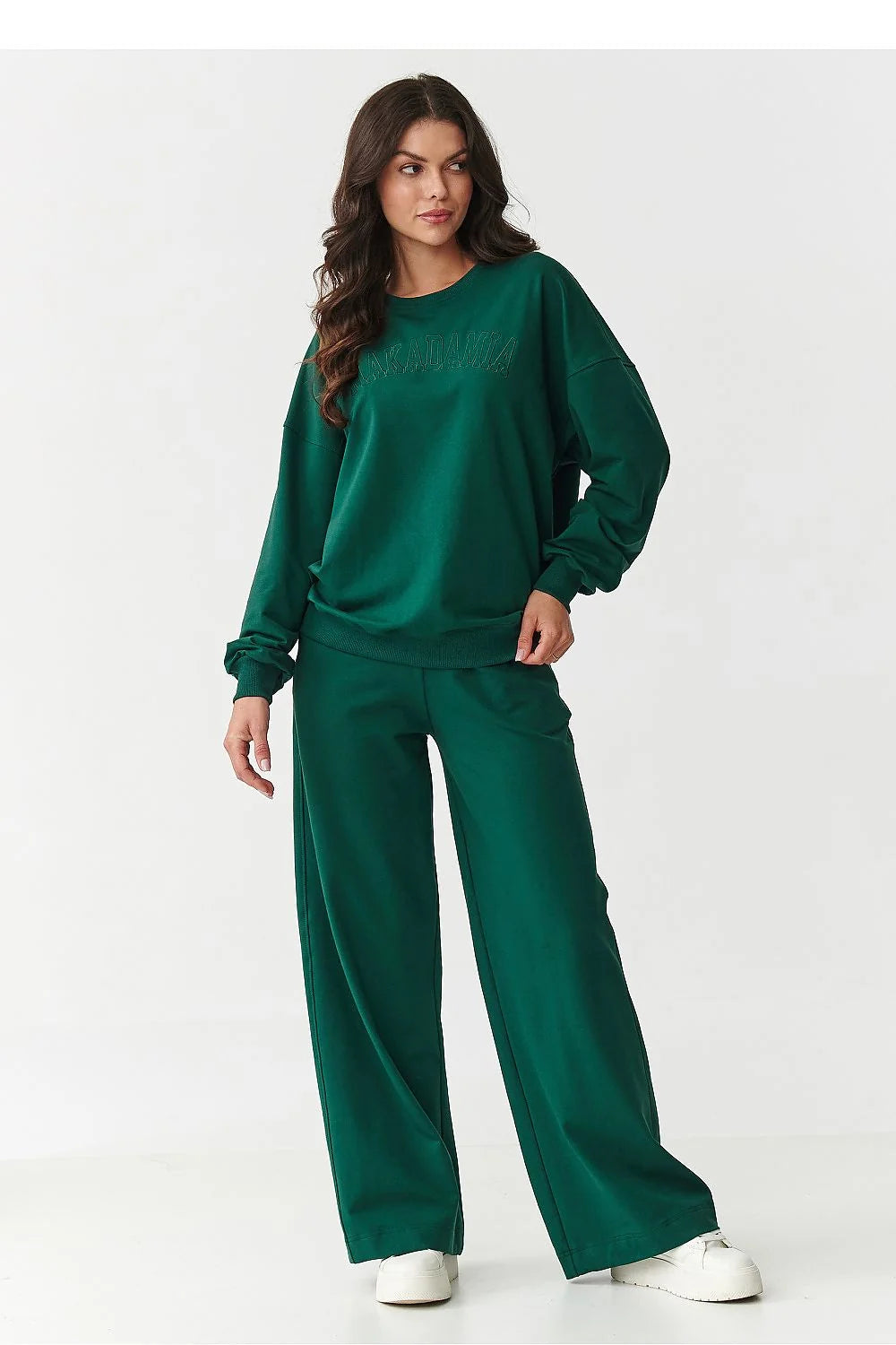ensemble survêtement femme vert émeraude sweatshirt oversize col rond logo brodé pantalon large taille élastique poches molleton doux
