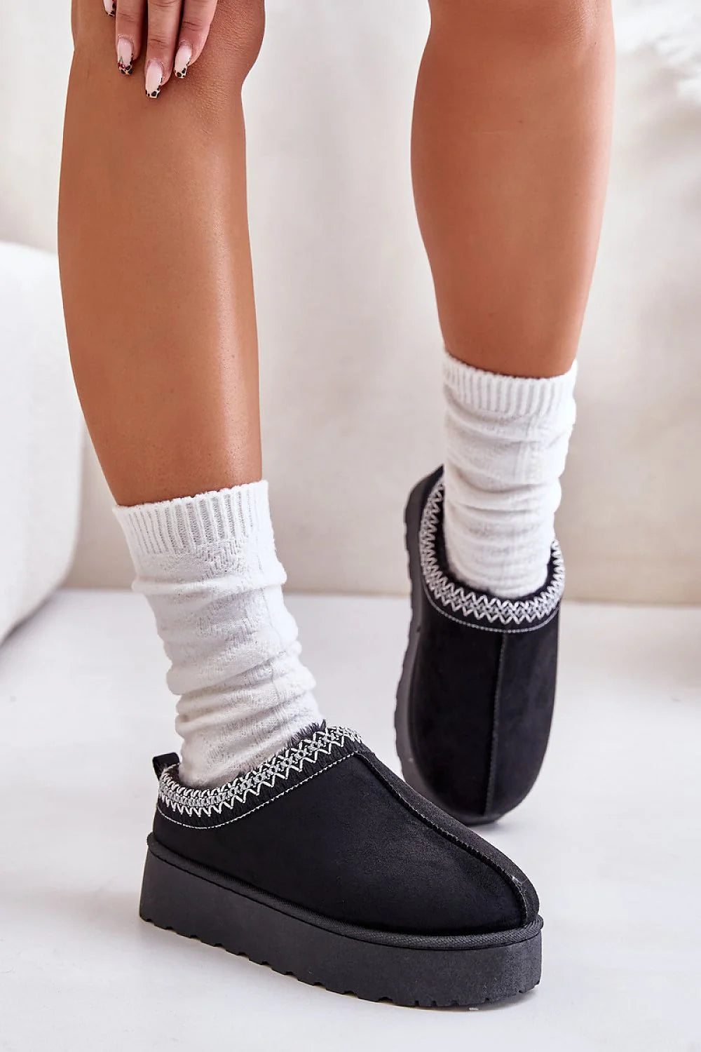 Bottes de neige pour femmes style casual-chic en suédine noire semelle épaisse sans lacets fourrure intérieure