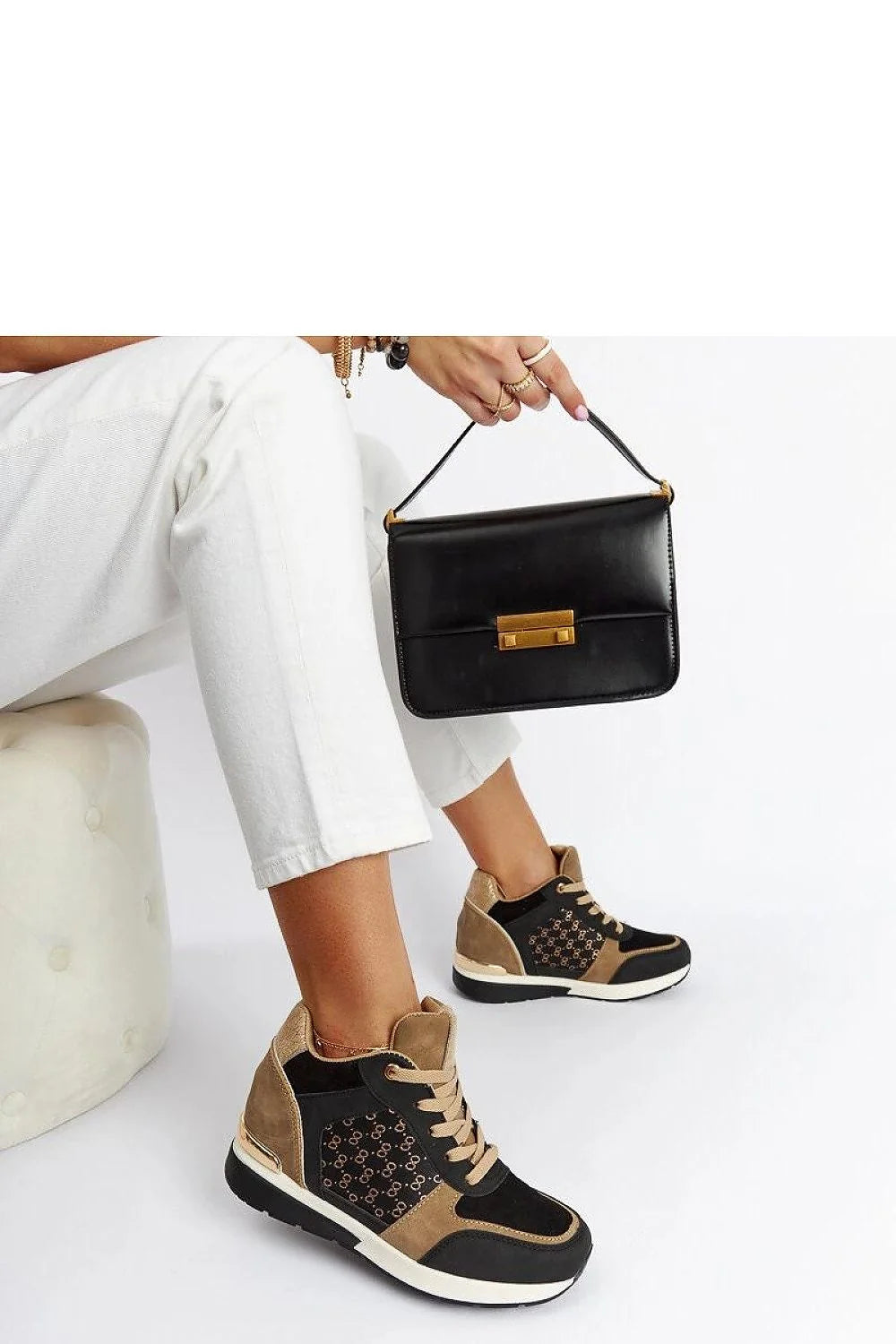 baskets montantes compensées femme noir beige daim lacets beiges semelle plateforme blanche tranche metallique doree monogramme col rembourré sac cuir