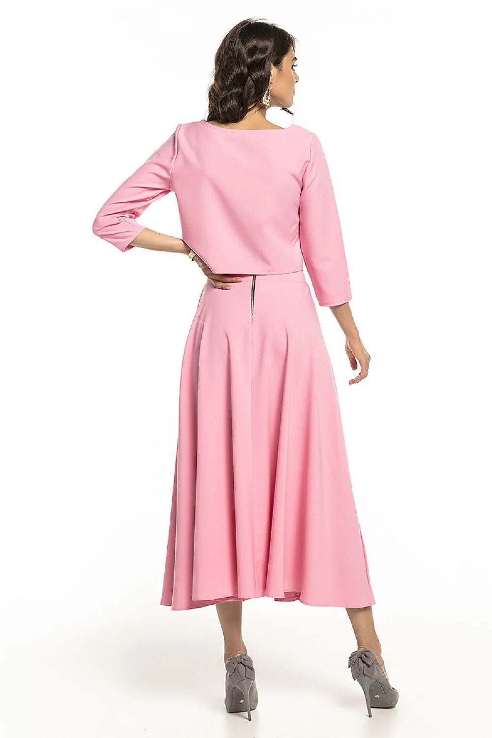 Ensemble élégant gris lavande femme moderne, tissu léger, chic, chemisier ample et jupe longue