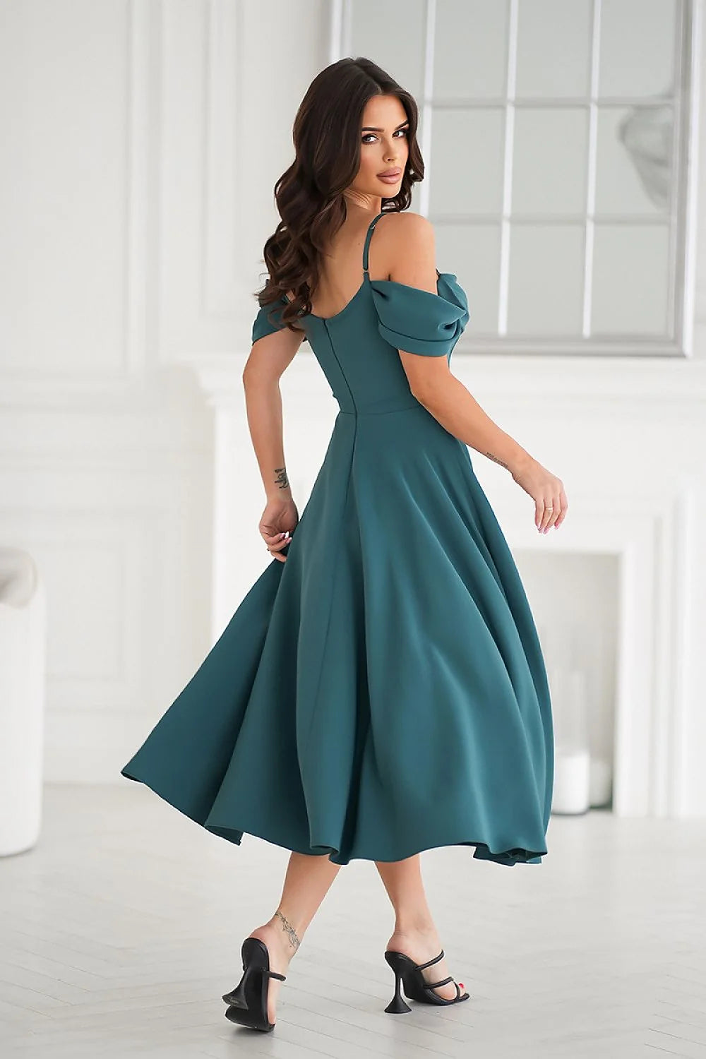 Robe de soirée élégante vert bouteille manches tombantes bretelles fines jupe évasée élasthanne polyester femme