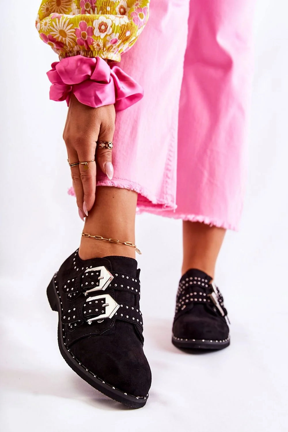chaussures basses femme richelieu cuir écologique suédé noir pointu boucles métalliques clous ajustables confortables durable élégant rockchic bohème