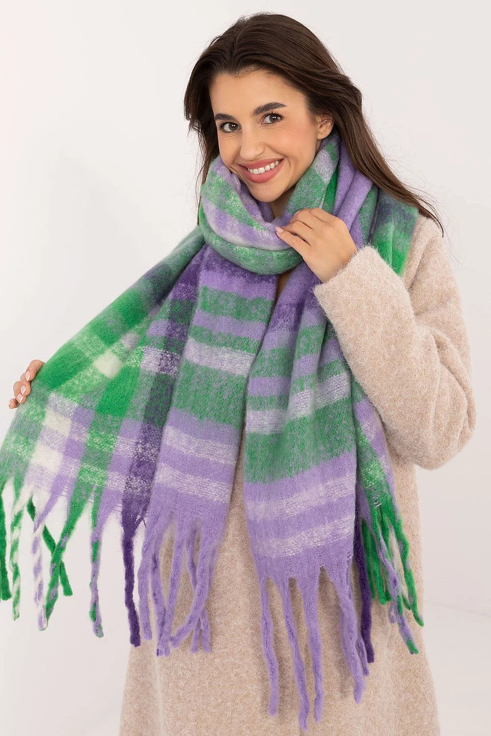 Châle pour femmes en polyester, motif à carreaux classique, longueur 186 cm, franges décoratives, style élégant et mode