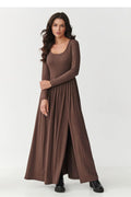 robe longue maxi marron chocolat manches longues encolure ronde buste ajusté taille cintrée jupe plissée fente avant jersey extensible viscose