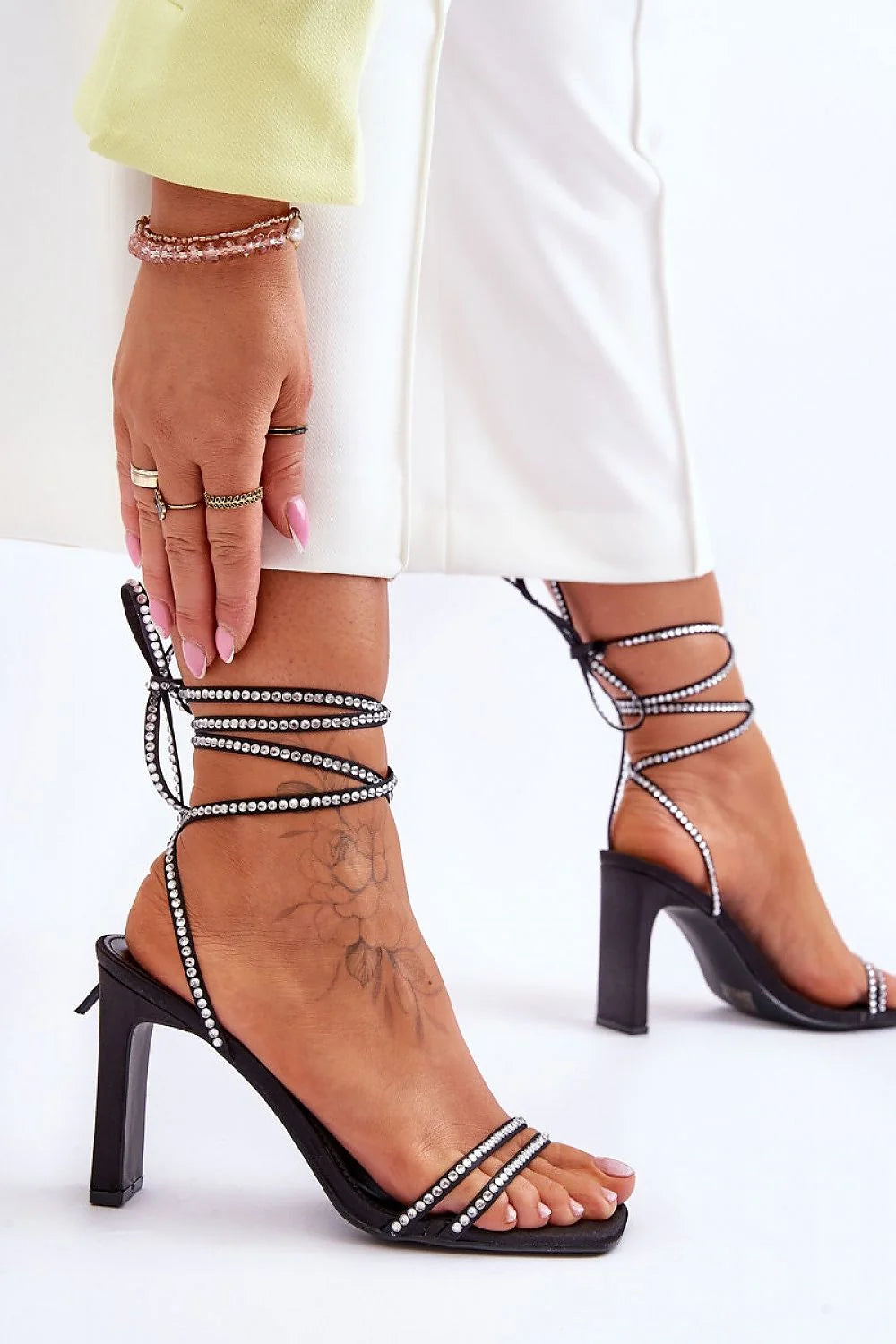 Sandales à talons hauts élégantes en tissu noires strass femmes occasion spéciale confortable style moderne