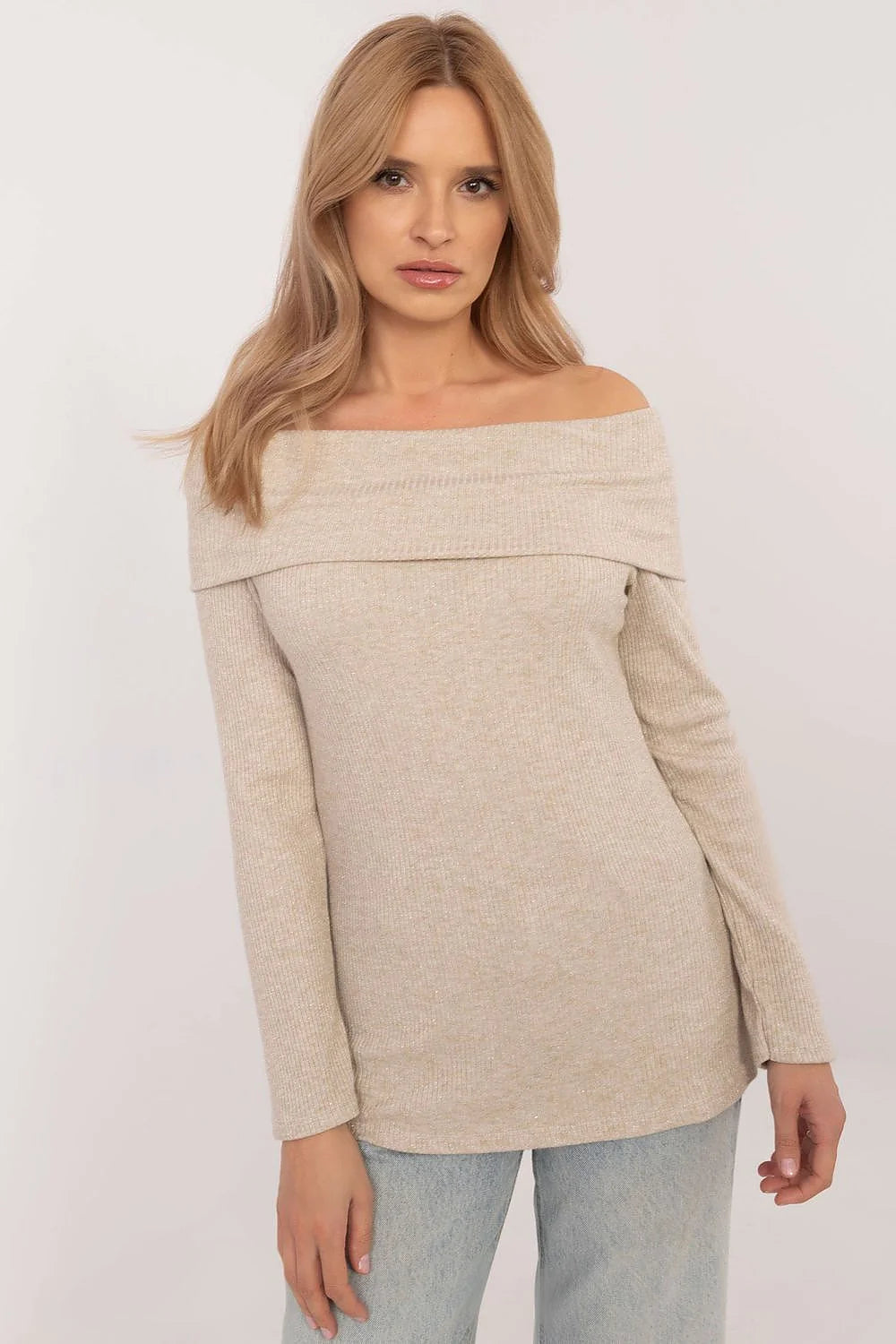 Pull féminin élégant en viscose et élasthanne coupe ajustée encolure bateau effet métallique beige clair femme