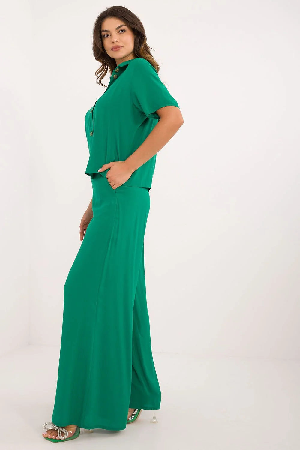 ensemble Lakerta femme coordonné vert émeraude fluide léger soyeux confortable chic décontracté chemise boutonnée manches courtes pantalon palazzo taille haute
