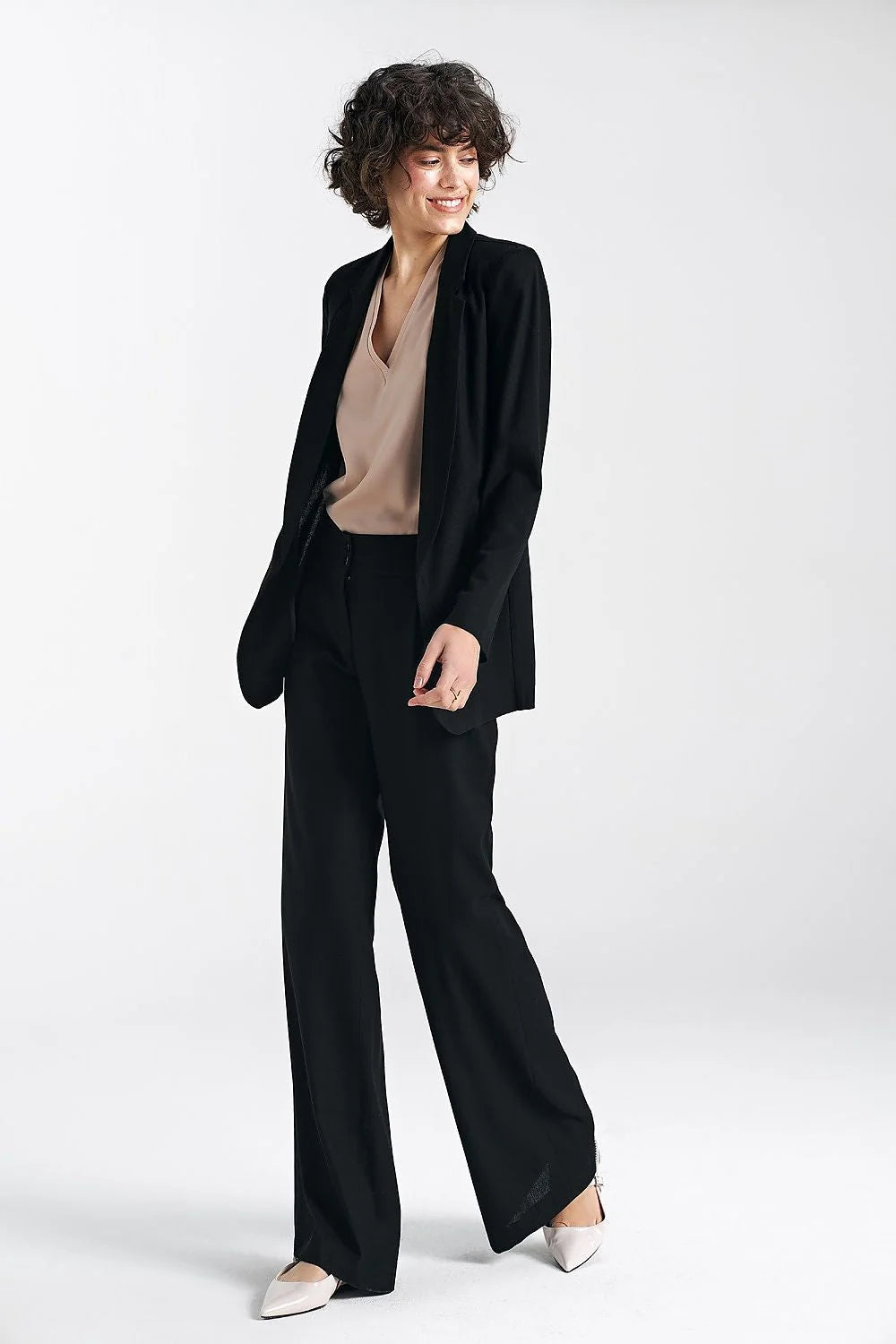 Veste femme classique noire en viscose lin coton coupe ajustée col revers cranté sans fermeture épaules structurées
