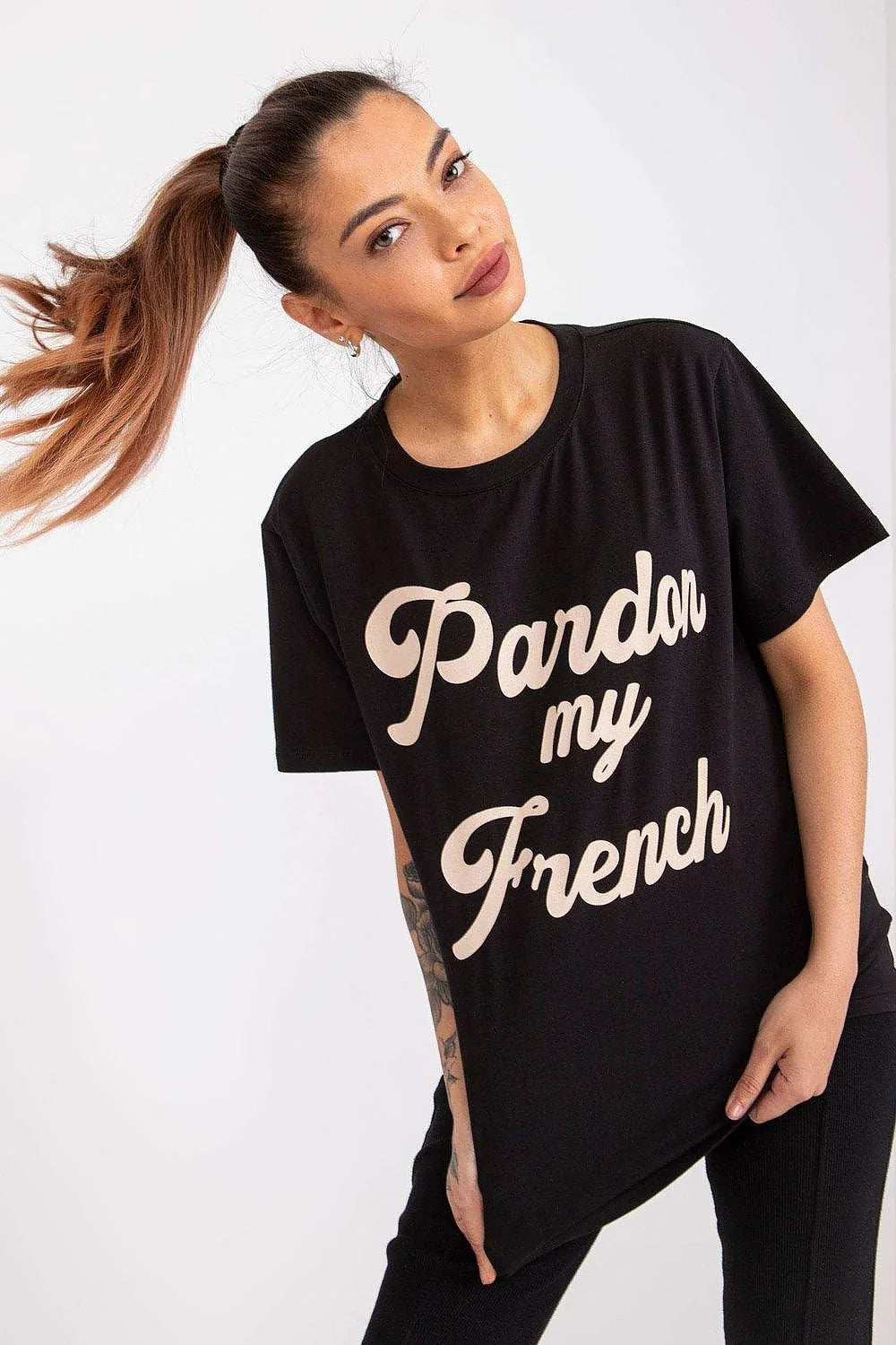 T-shirt Fancy pour femme manches courtes rose pastel texte cursive Pardon my French en coton 95% lycra 5% short denim taille haute femme