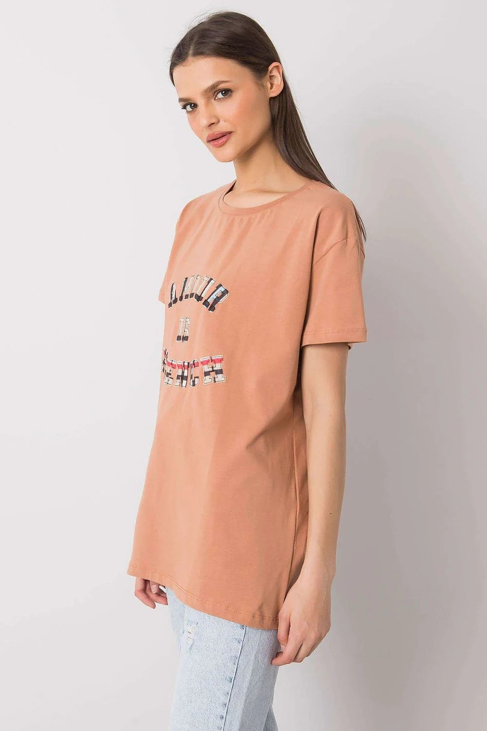T-shirt femme AMOUR IS FRENCH coton relâché design moderne coupe ample manches courtes