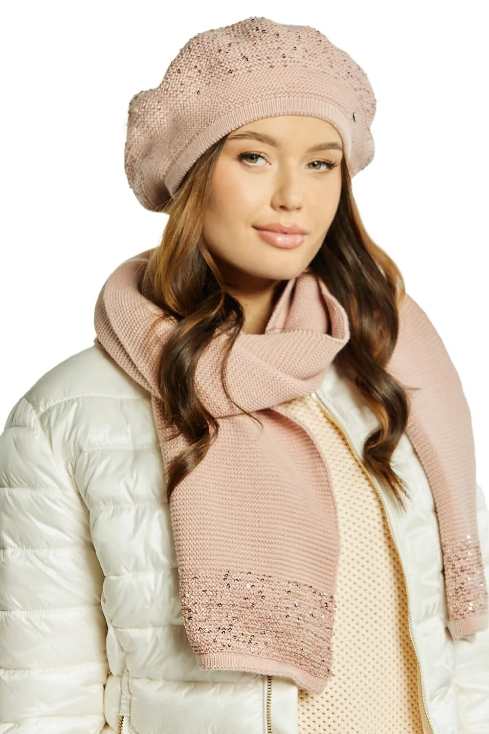 Béret et écharpe coordonnés strass rose pâle maille épaisse douce féminin hiver 2023 accessoire mode