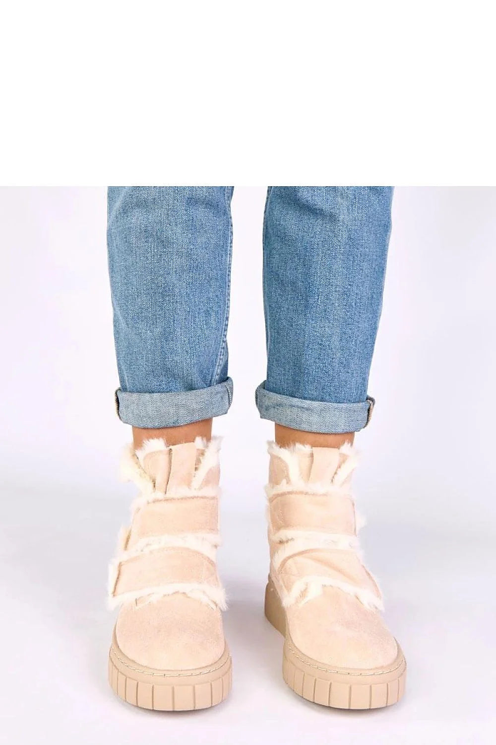 bottines femme mi cheville suede beige nude doublure fourrure fausse brides velcro apparentes plateforme crantee gomme epaisse antiderapante isolante cocooning