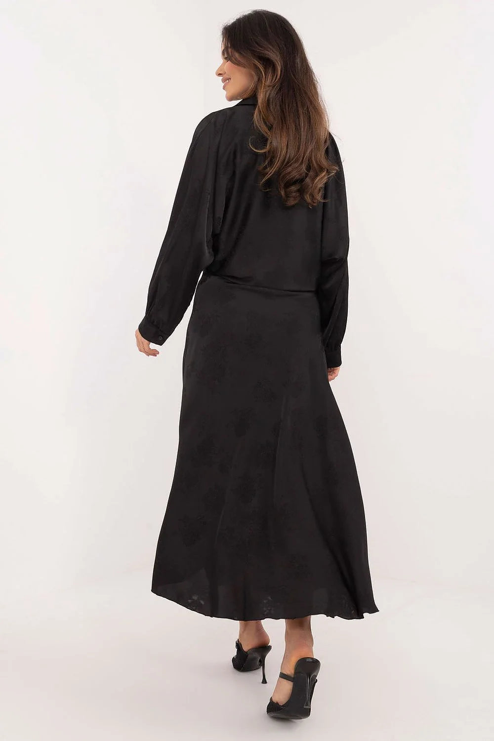 Robe élégante pour femme noire longue manches courtes tissu satiné coupe évasée en deux pièces