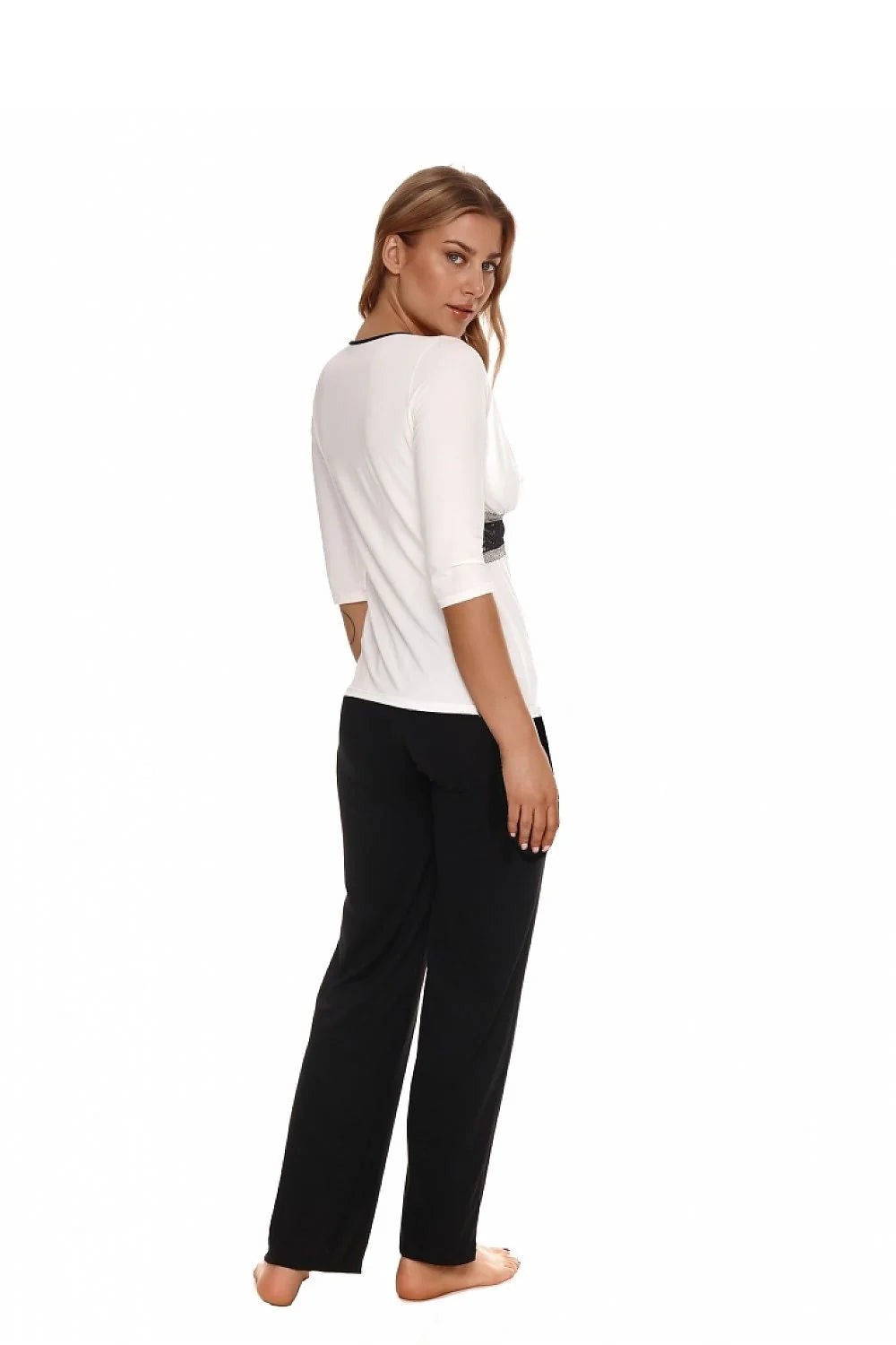 Pyjama Lupo Line élégant féminin deux pièces haut manches 3/4 encolure V dentelle noire pantalon noir femme