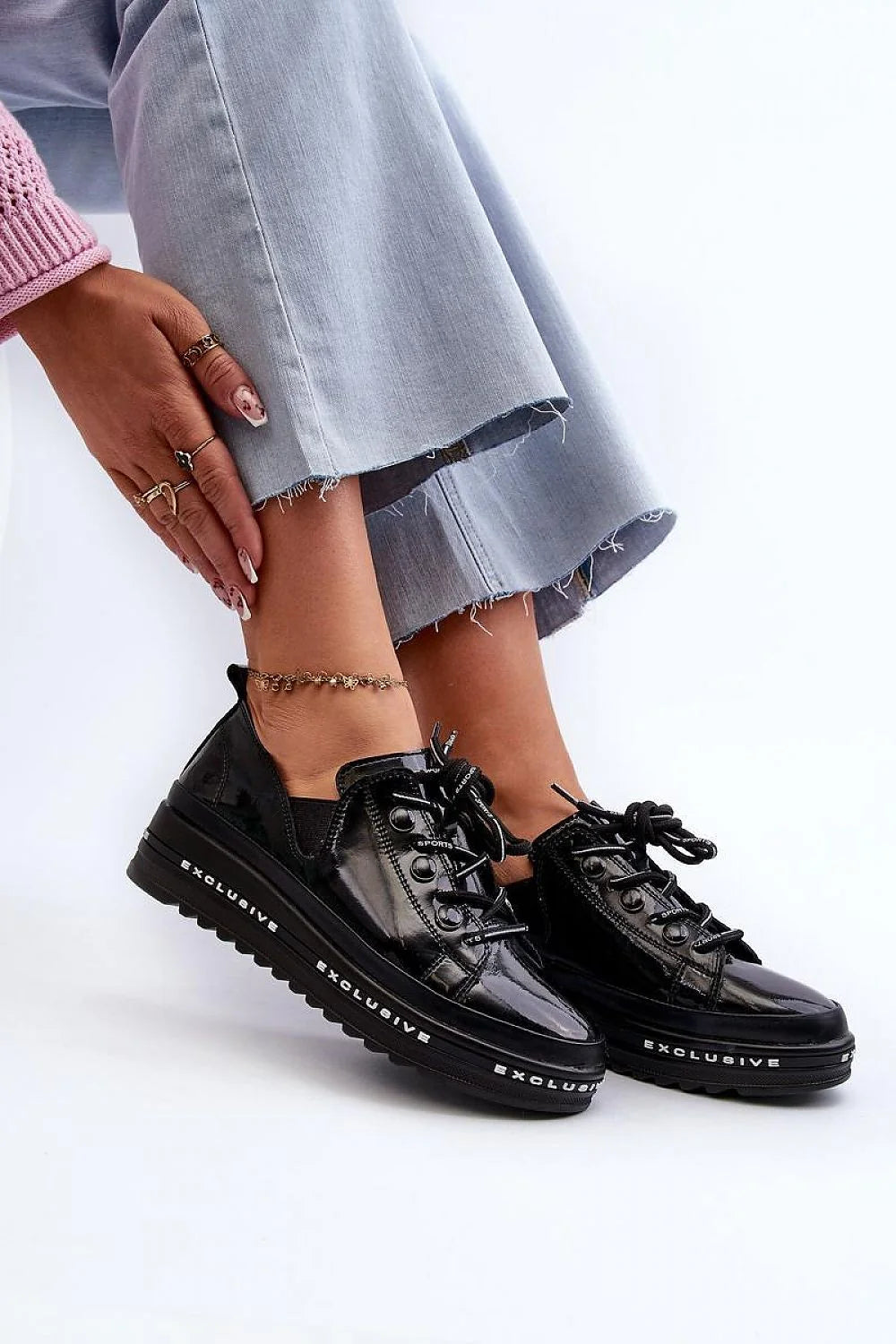 sneakers derby femme cuir vernis noir basse brillante lacets œillets métal plateforme crantée exclusive semelle intérieure souple confort