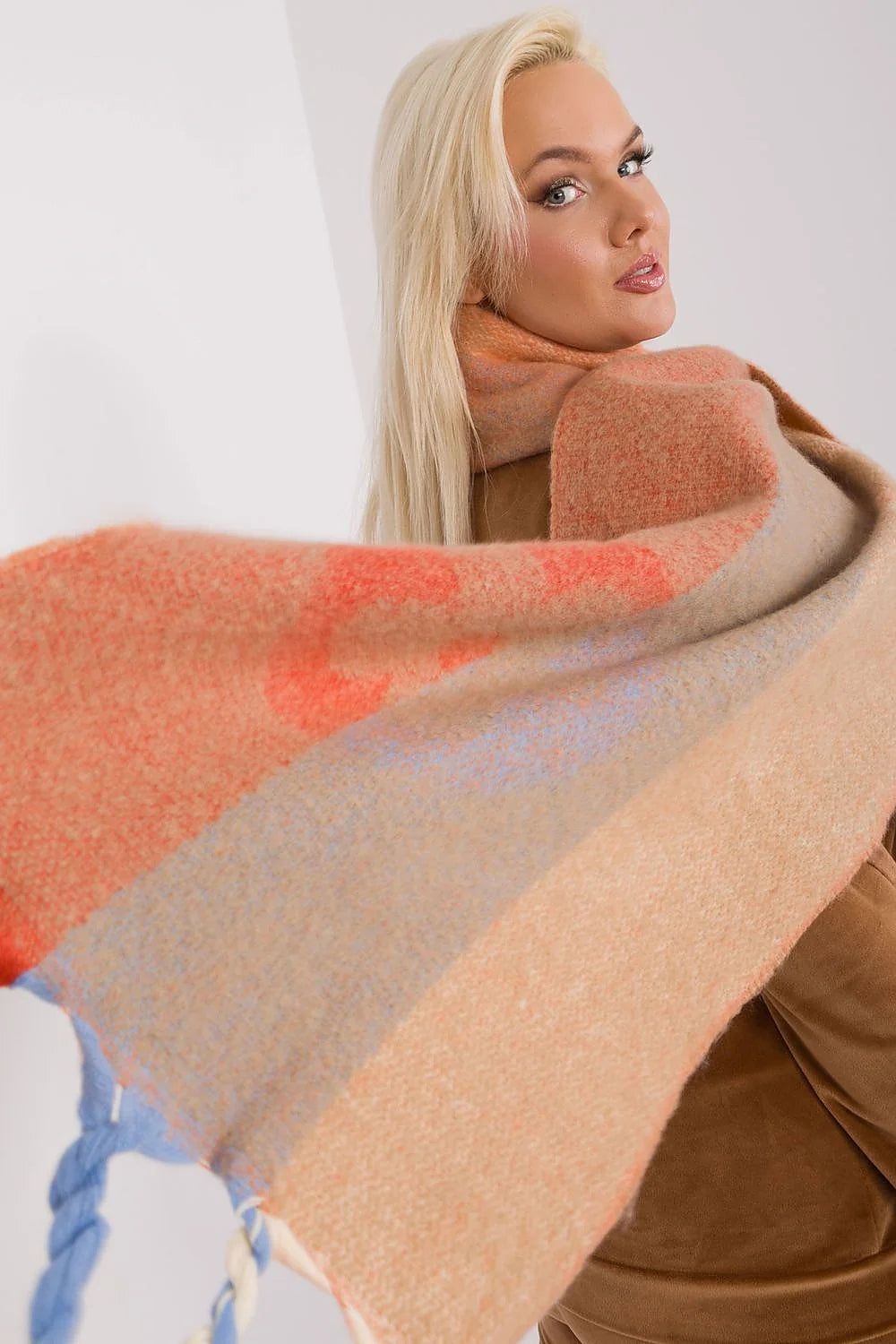 écharpe laine molletonnée franges colorées oversize longue large maille brossée pelucheuse corail lavande tricolore chaude polyvalente volumineuse tressées