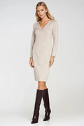 robe fourreau midi beige nude cintrée élégante manches longues décolleté cachecoeur empiècement souspoitrine tissu extensible lisse crayon silhouette intemporelle bureau