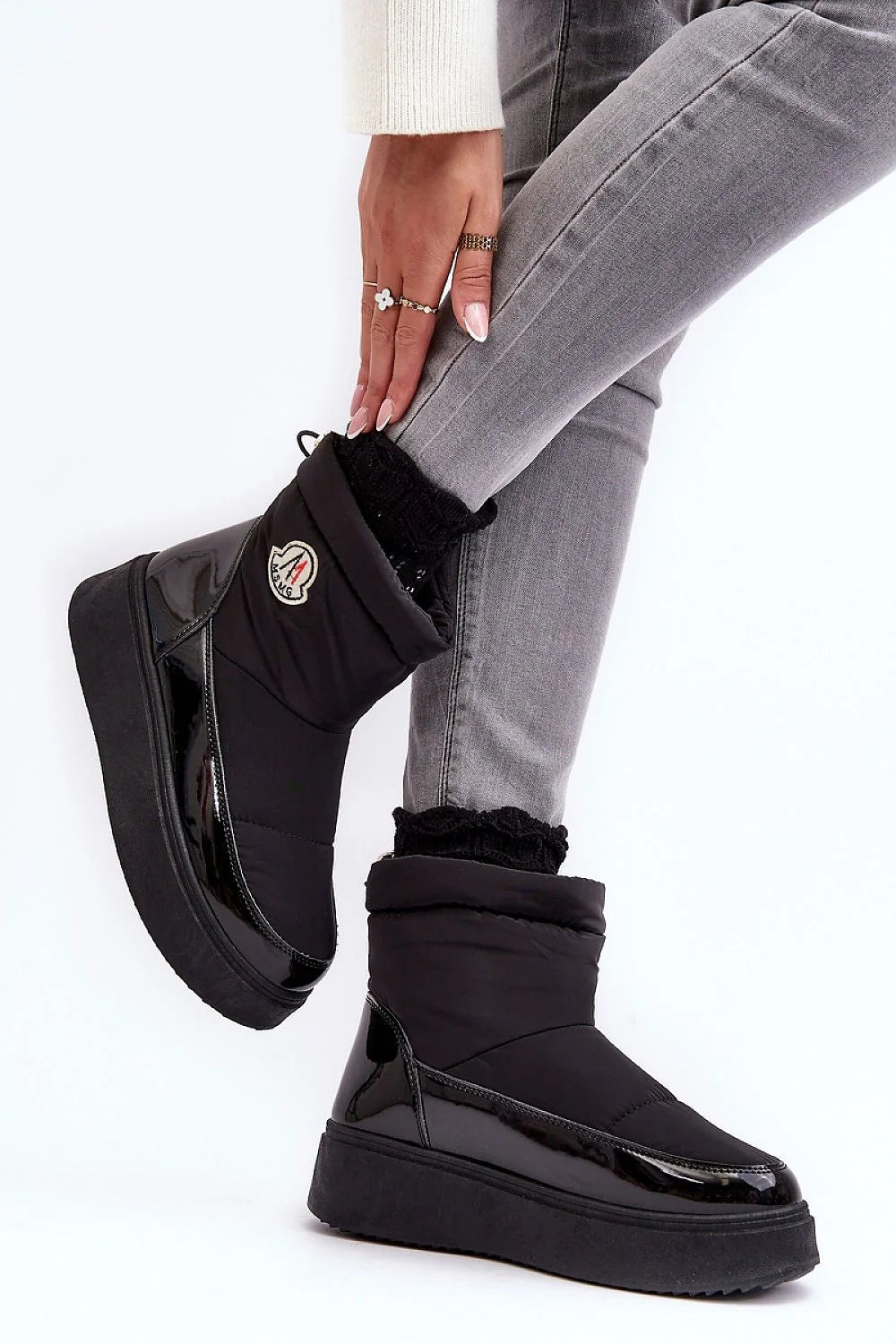 Bottes de neige modernes élégantes pour femmes, plateforme, fourrure intérieure, confort hiver, style urbain, tige longue, ceinture, logo brodé