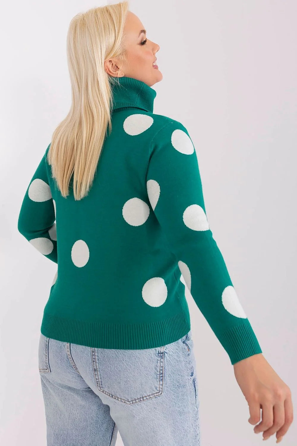 chandail grande taille vert émeraude pois blancs col roulé maille douce manches longues coupe droite bords côtelés confortable élégant décontracté