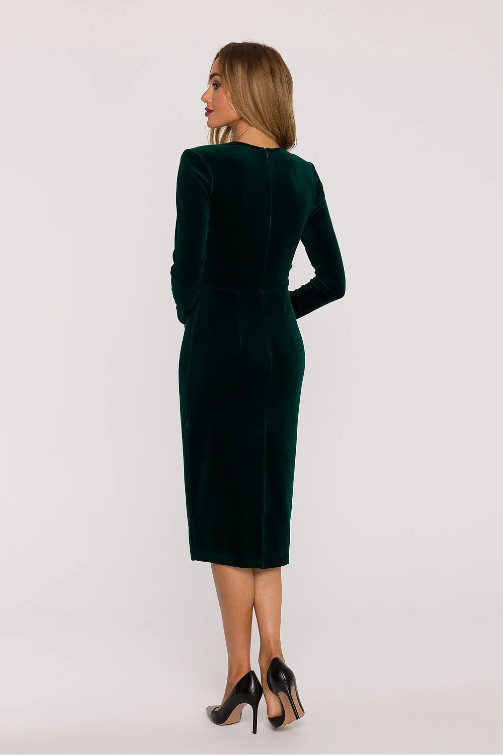 robe velours vert émeraude midi soirée cocktail coupe crayon moulante décolleté coeur manches longues taille cintrée tissu stretch doux brillant