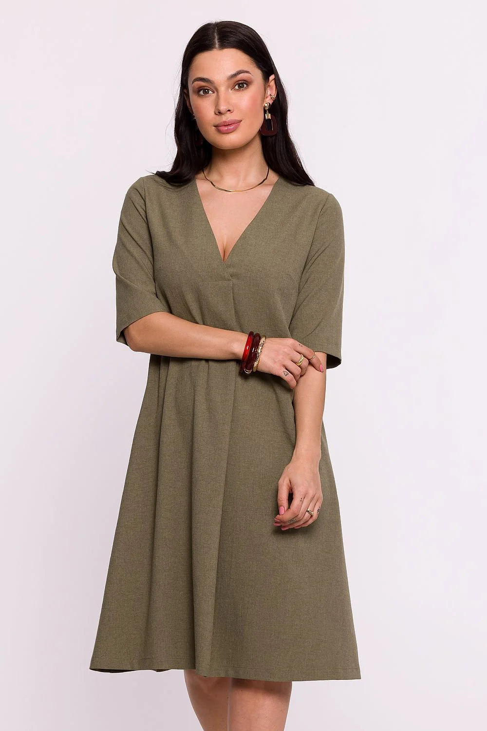 Robe de jour Be Wear en tissu mélange coton-lin mi-longue couleur marron-olive encolure V manches mi-longues silhouette évasée sans motifs