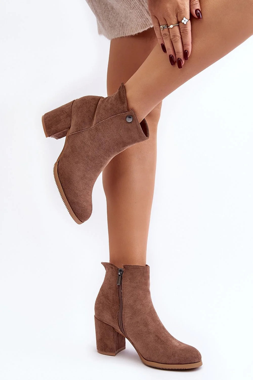 Bottines femmes style chelsea talon carré suédine marron confortable écolo cuir doublure intérieure talon renforcé