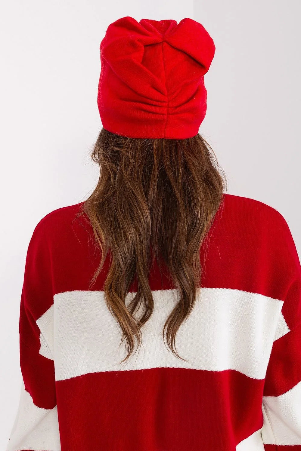 Bonnet d'hiver chic en tricot acrylique et cachemire pour femme, rouge avec broderie, idéal pour les fêtes et les sorties