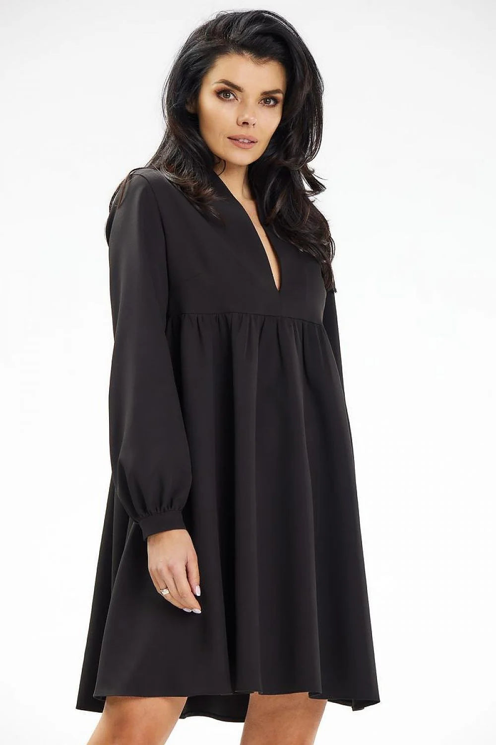 Robe de jour élégante design trapeze manches longues décolleté V profond tissu fluide polyester elastane taille ajustable femme