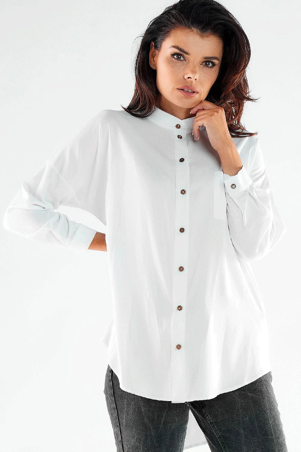 Chemise manche longue awama femme style classique élégance intemporelle coupe ample matières douces confort tailles variées