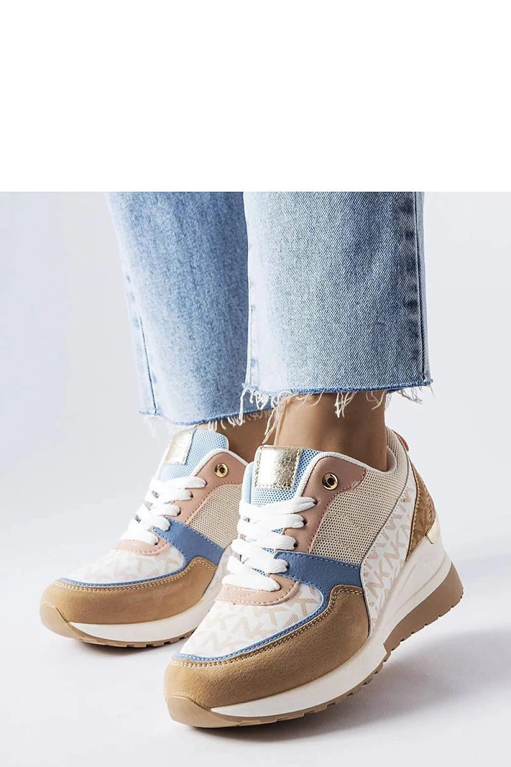 Sneakers Baskets Solea design moderne matériau haute qualité coloris beige bleu rose femme